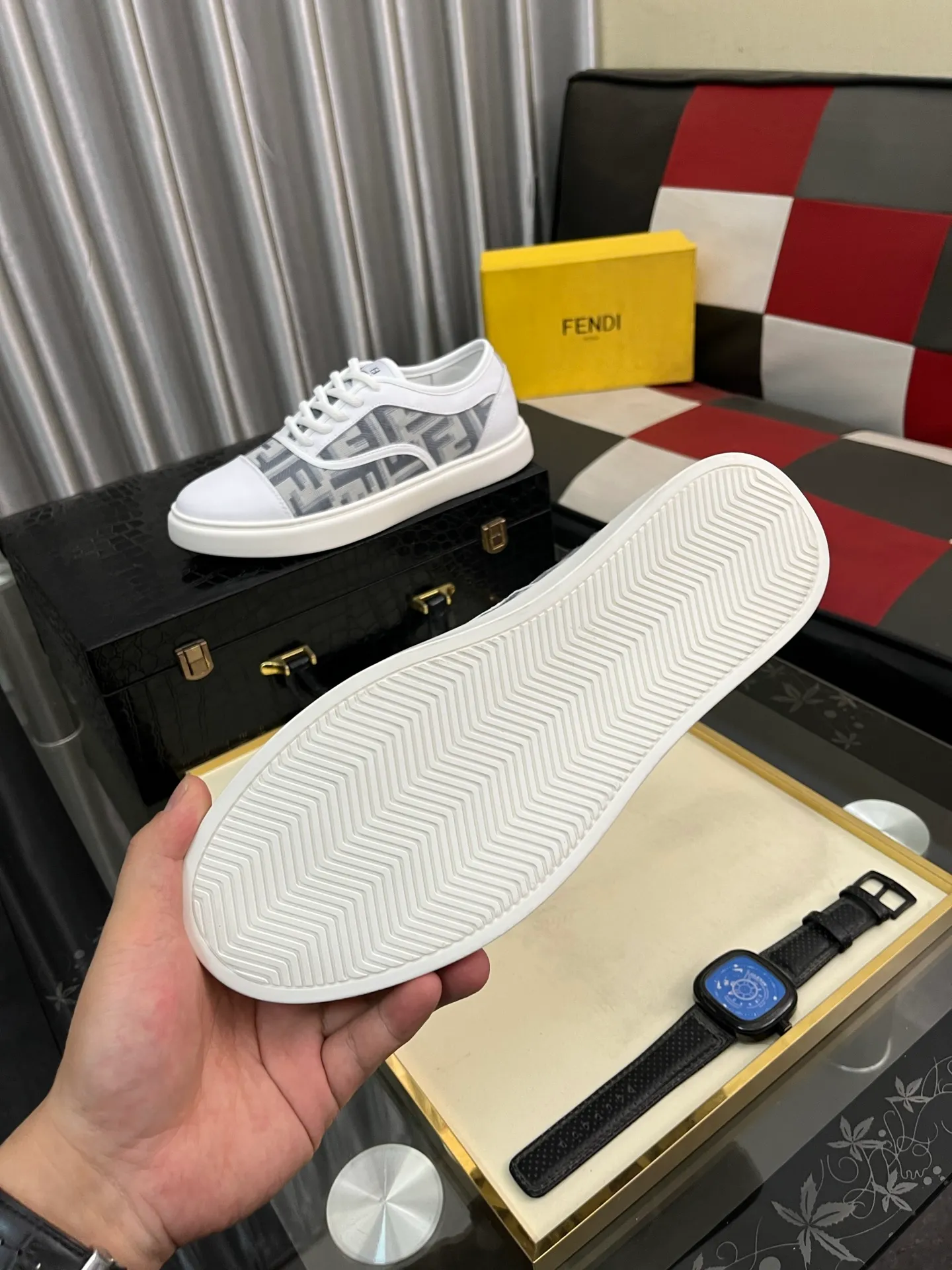 Men's Men's Shoes 💰400⌚️⌚️[Fendi] Fendi's latest casual shoes for men! Available at counters simultaneously! A one-to-one replica of the original. All imported official website one-to-one cowhide fabric. The interior is made of top-grade sheepskin, and the original factory-supplied rubber outsole is used. Leading new fashion concepts. Matching code: 38-443️⃣Colors available